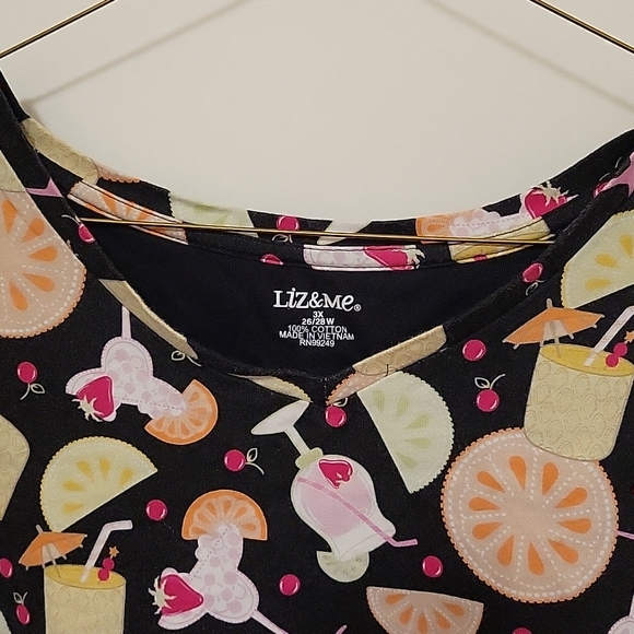 100% cotton short-sleeve soft v-neck tee with cocktail pattern in 3X by Liz & Me - Picture 5 of 5